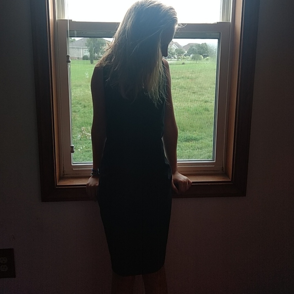 Dress - Picture 2 of 4
